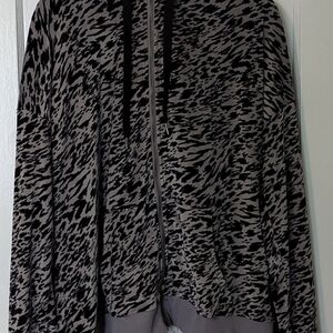 NWOT: LuLaRoe Bethany L Gray with Black splatter pattern